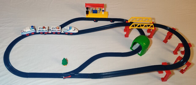 1994 accessory bridge doll europe power_car rail set station tomy tomytrain toy train tt_hi-speed_express tt_tomytrain_2_(1993) // 3614x1568 // 1.6MB